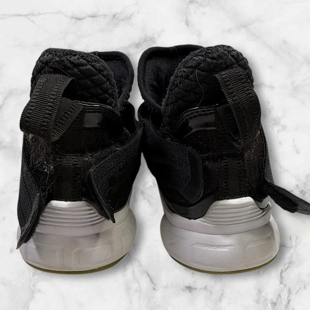 Kids Nike LeBron Soldier XII size 6.5Y - Picture 3 of 8